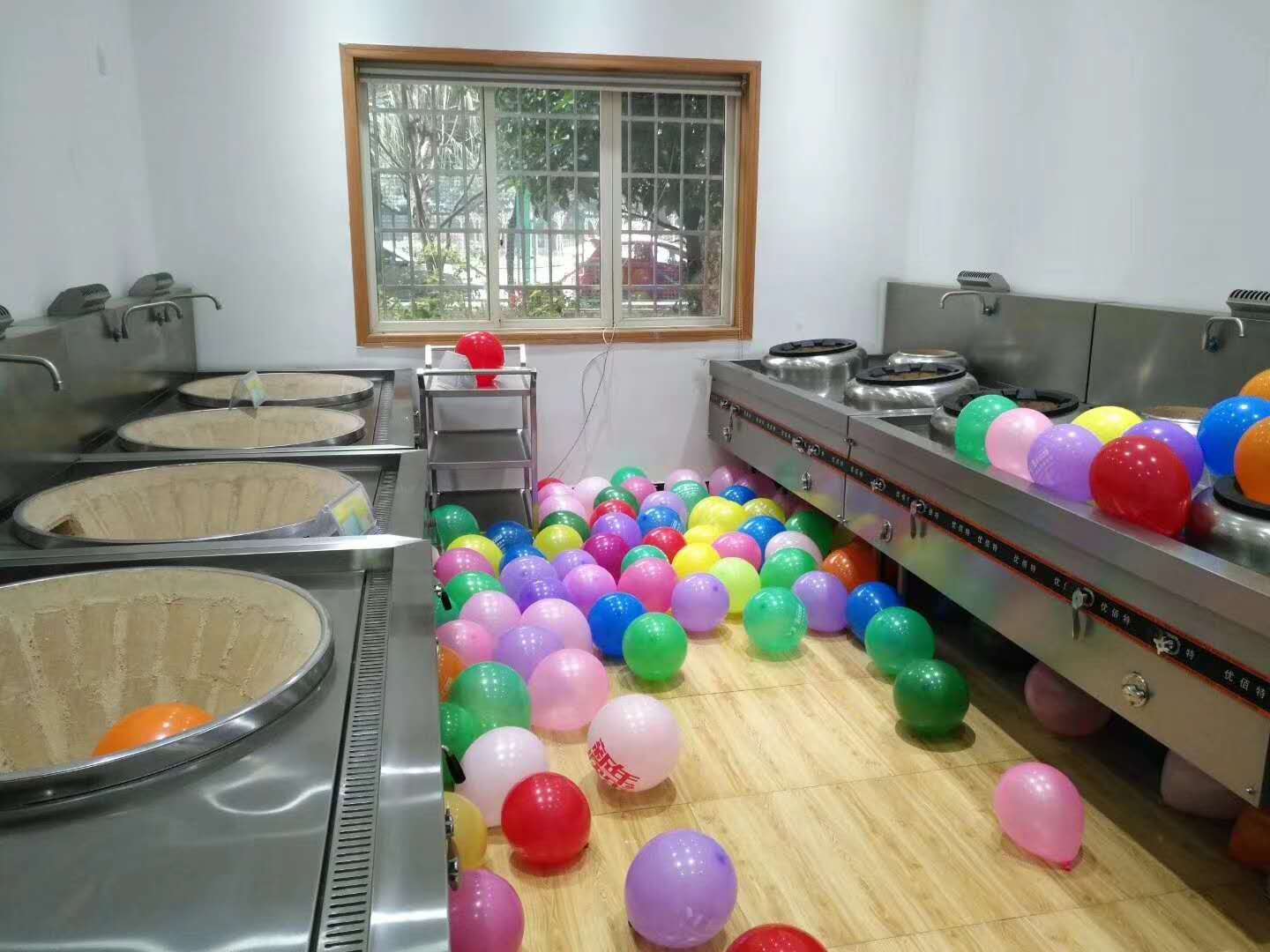 成都午夜福利视频网站设备公司午夜WWW成人黄色网站年会筹备照片5